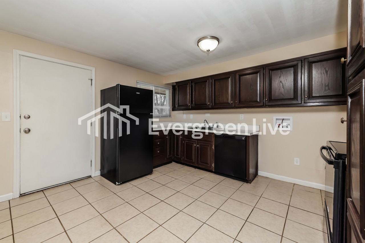 5336 Naples Dr - Photo 7 of 15