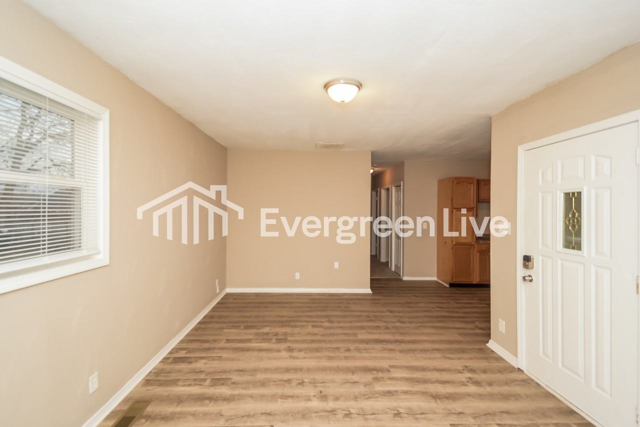 1119 Waldemere Ave - Photo 3 of 15