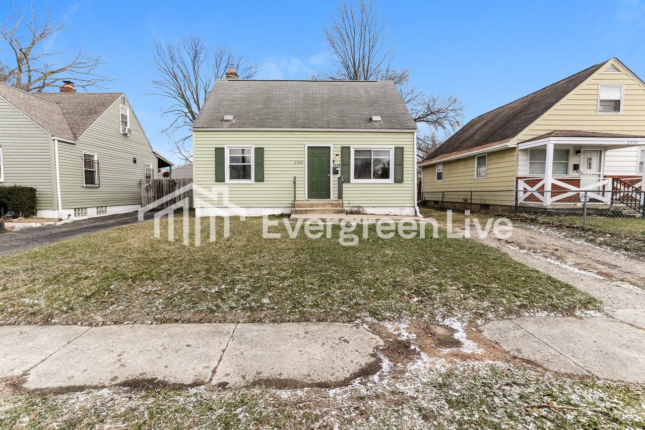 2330 Lexington Ave - Photo 2 of 15