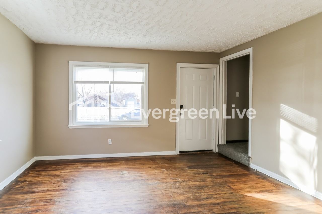 2330 Lexington Ave - Photo 3 of 15