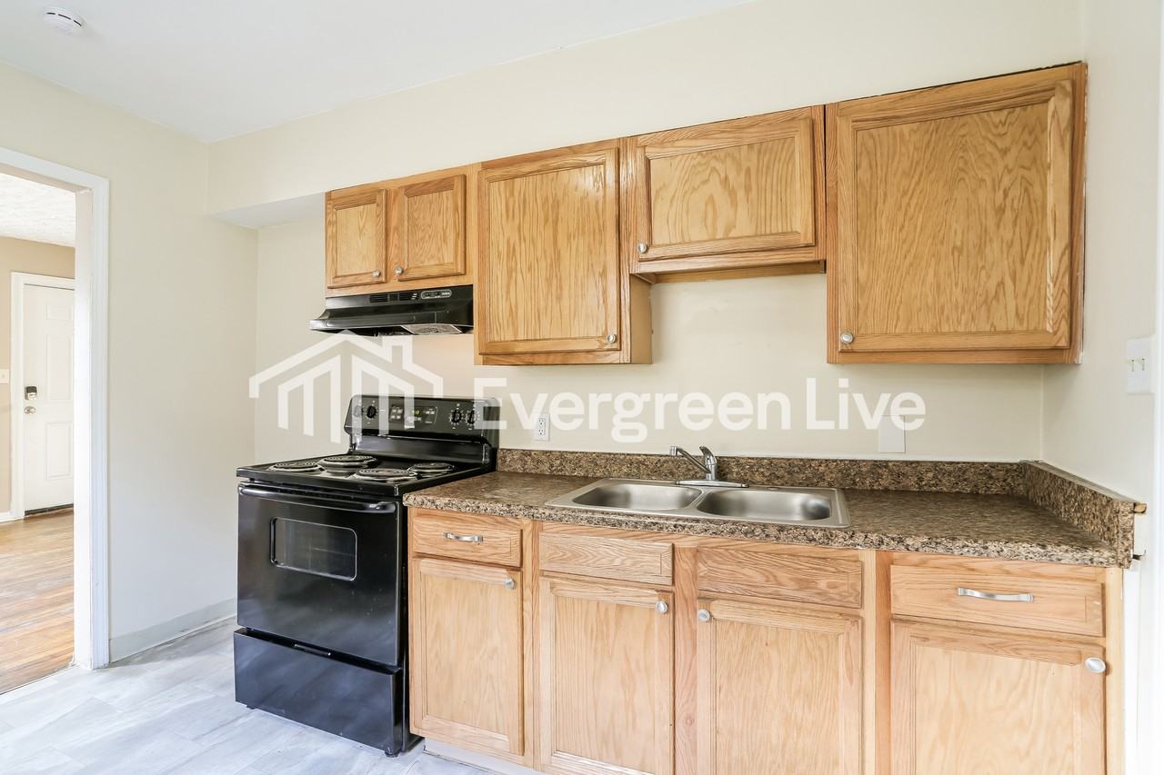 2330 Lexington Ave - Photo 6 of 15