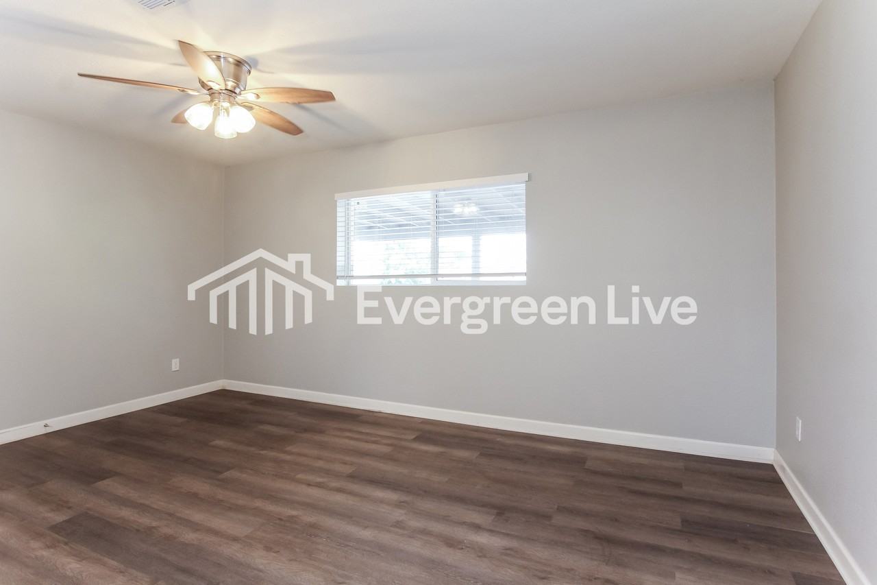 3410 W Mariposa St - Photo 2 of 15