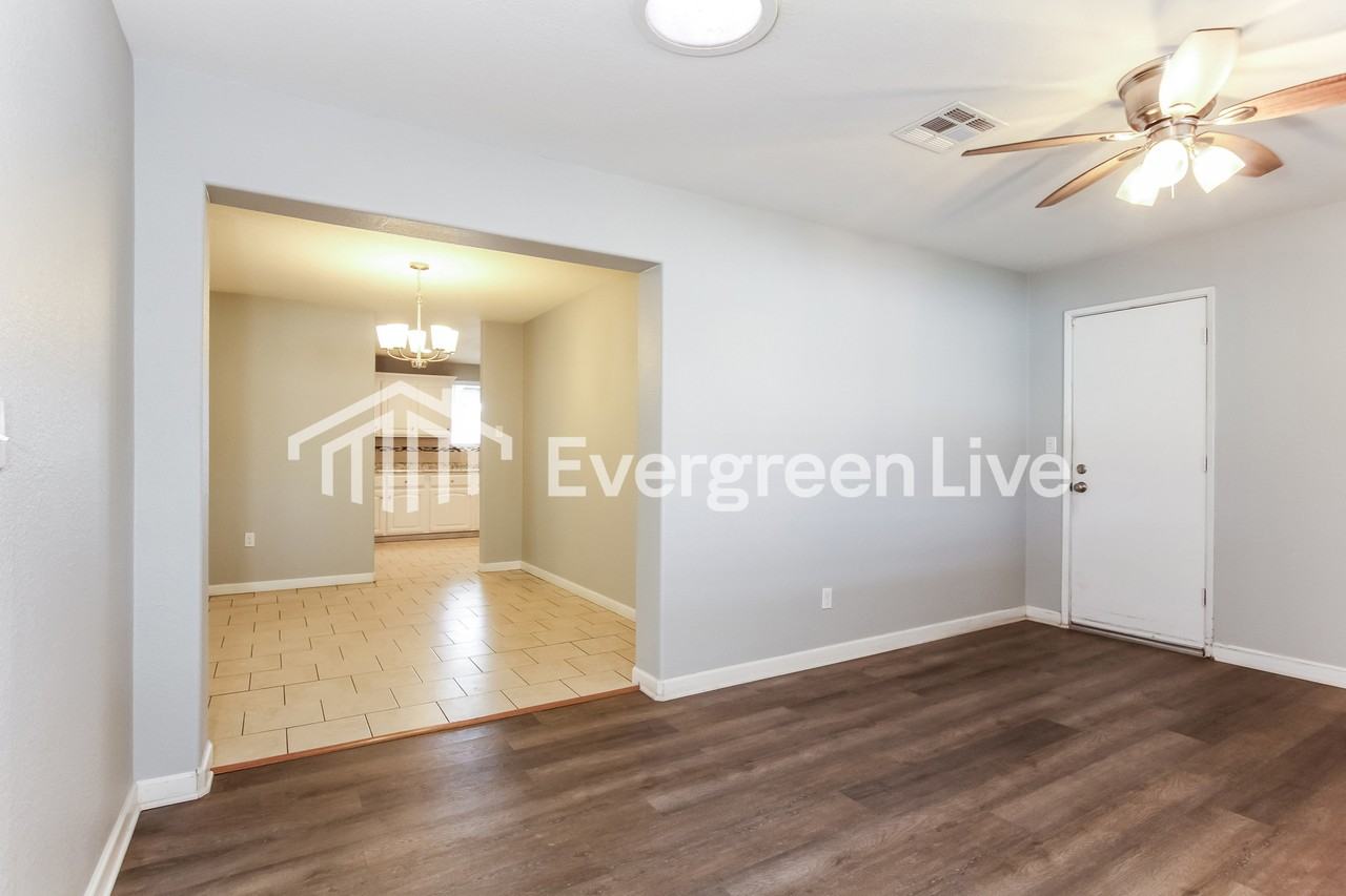 3410 W Mariposa St - Photo 3 of 15