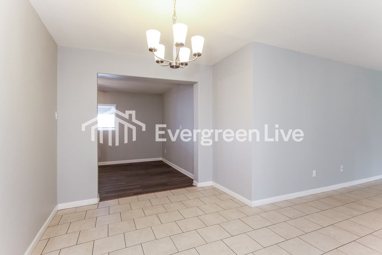 3410 W Mariposa St - Photo 5 of 15