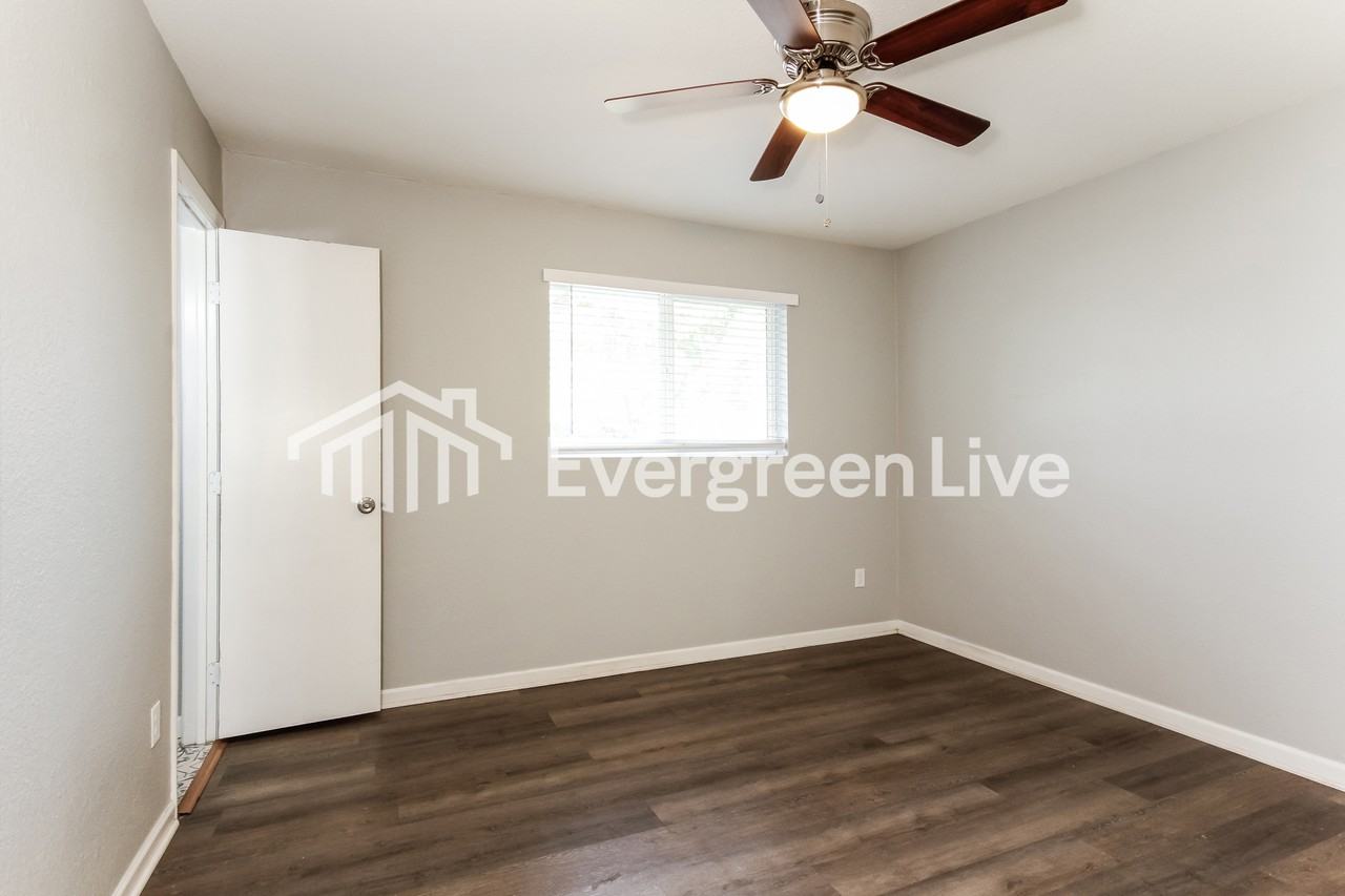 3410 W Mariposa St - Photo 7 of 15