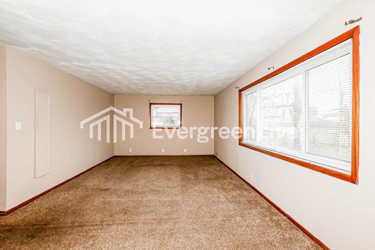 5941 Winston Dr - Photo 3 of 15