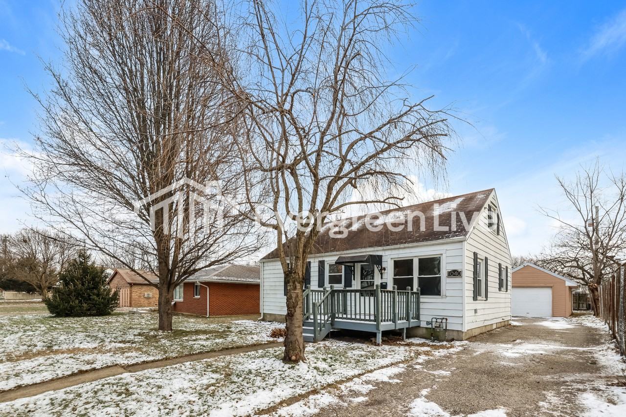 1040 Harvard Ave - Photo 2 of 15