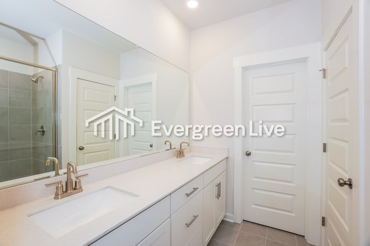 874 Bur Oak Ct - Photo 4 of 16