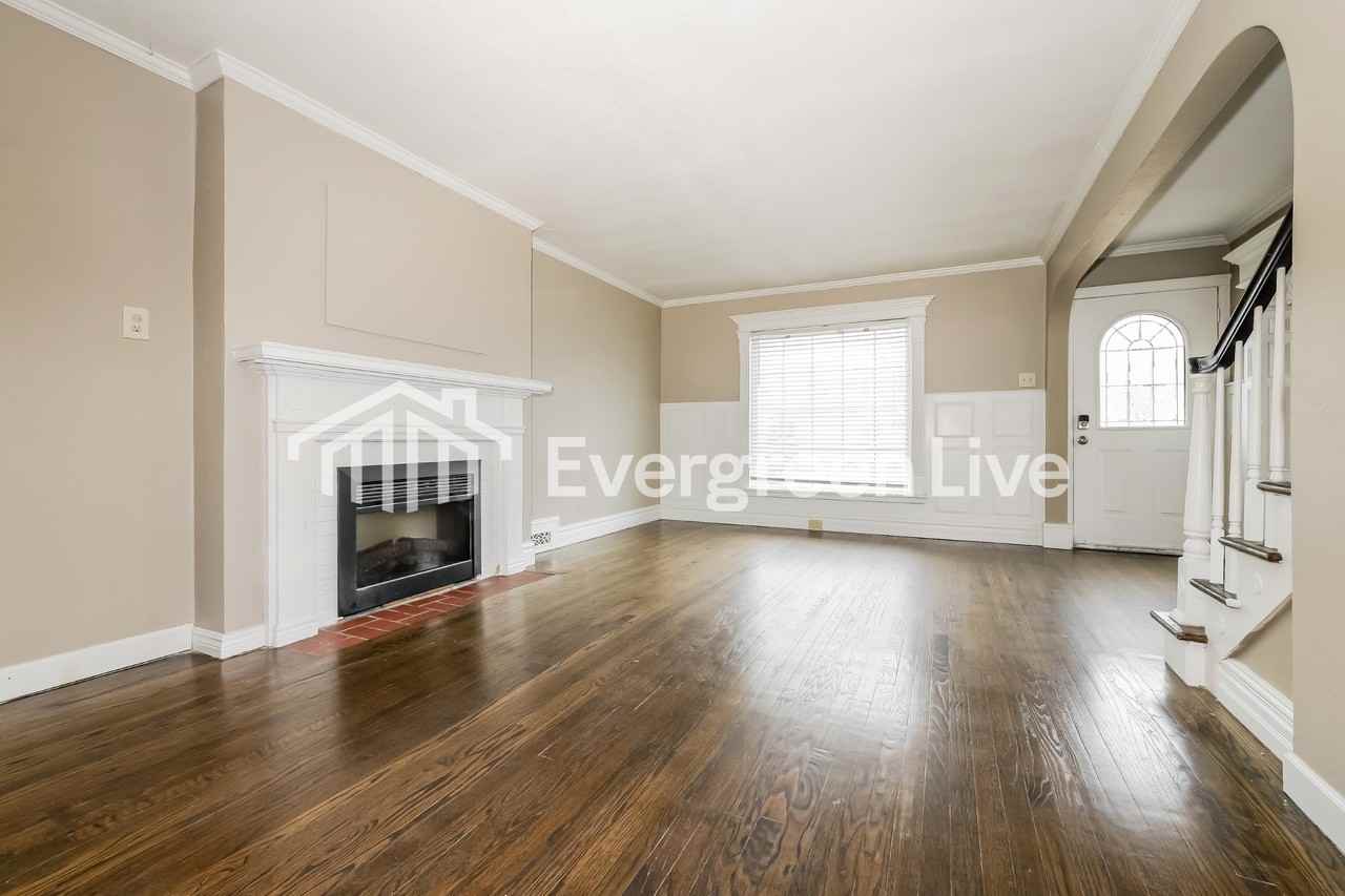 8016 Holmes Rd - Photo 2 of 15