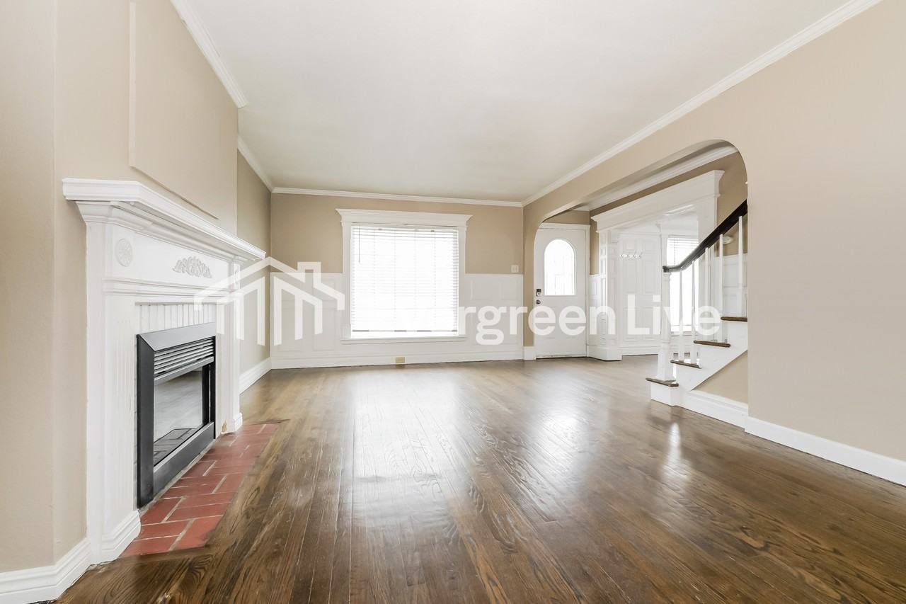 8016 Holmes Rd - Photo 4 of 15