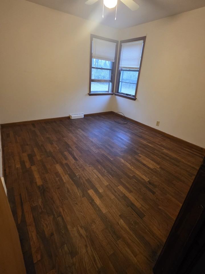 1904 Shepherd Dr - Photo 3 of 8