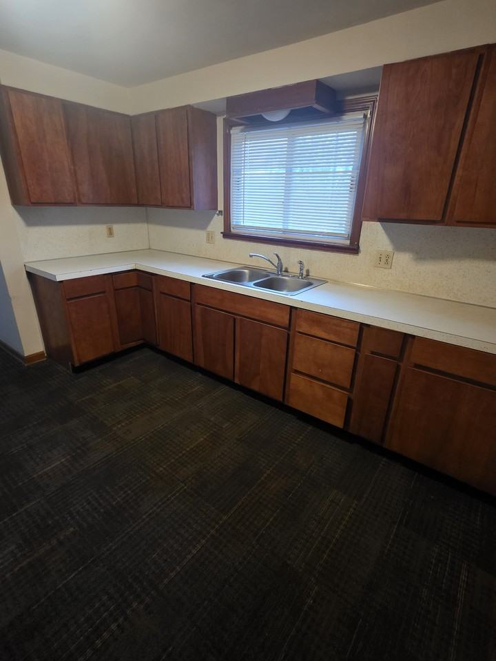 1904 Shepherd Dr - Photo 6 of 8