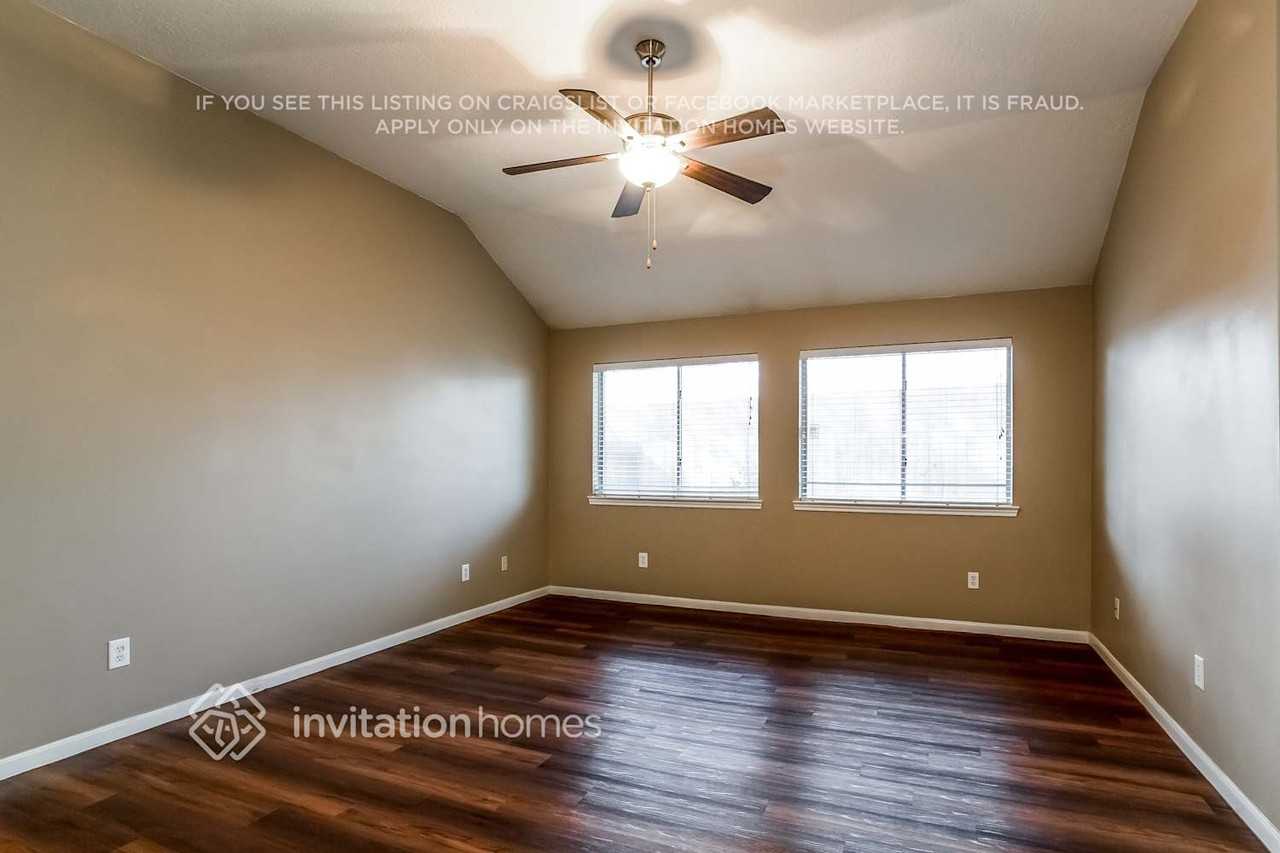 21492 Palace Pines Dr - Photo 3 of 16