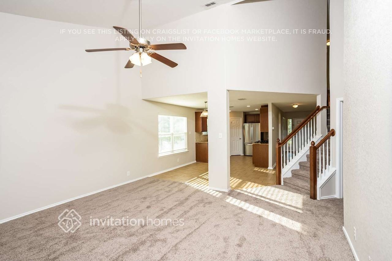 114 Finch Knl - Photo 2 of 16