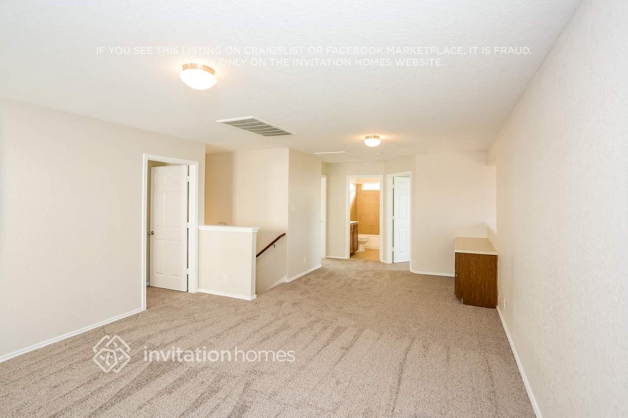 114 Finch Knl - Photo 6 of 16