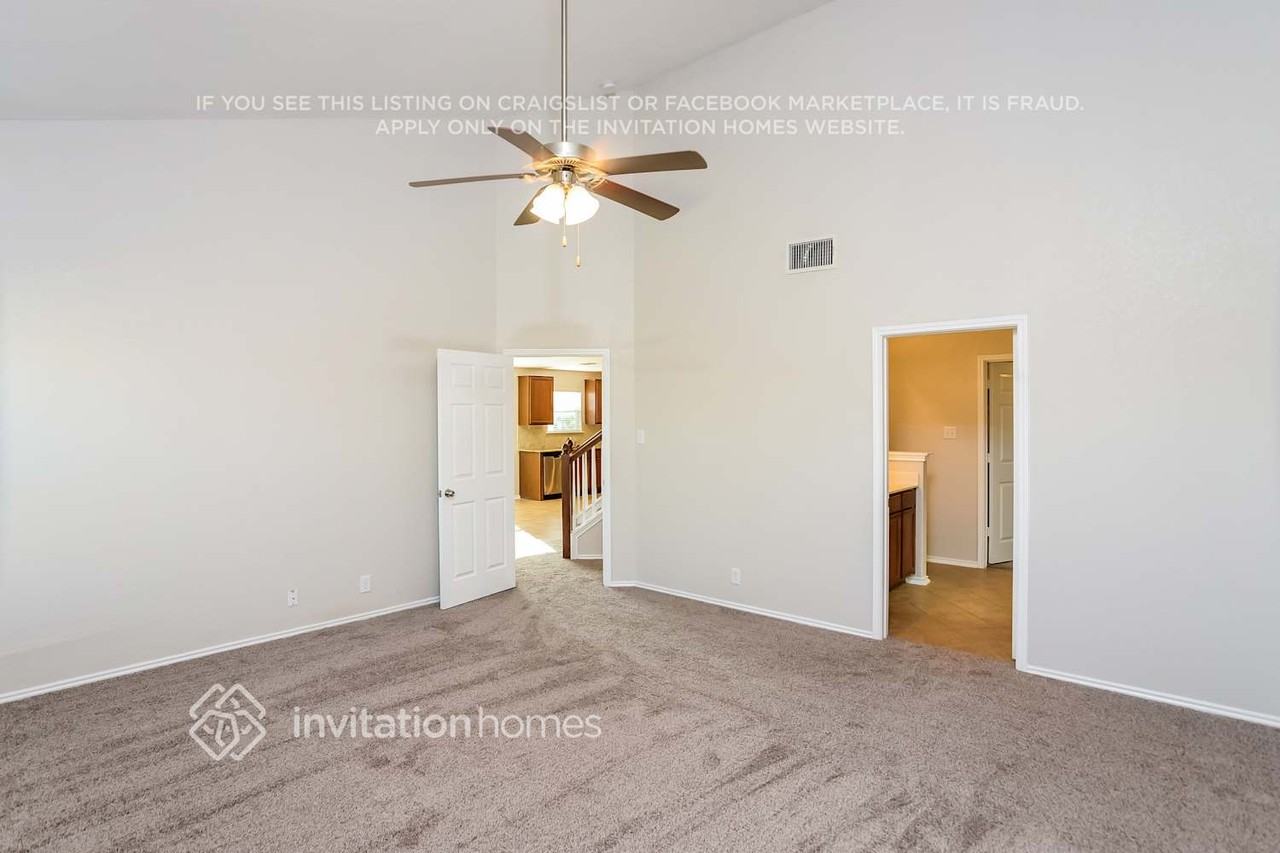 114 Finch Knl - Photo 5 of 16