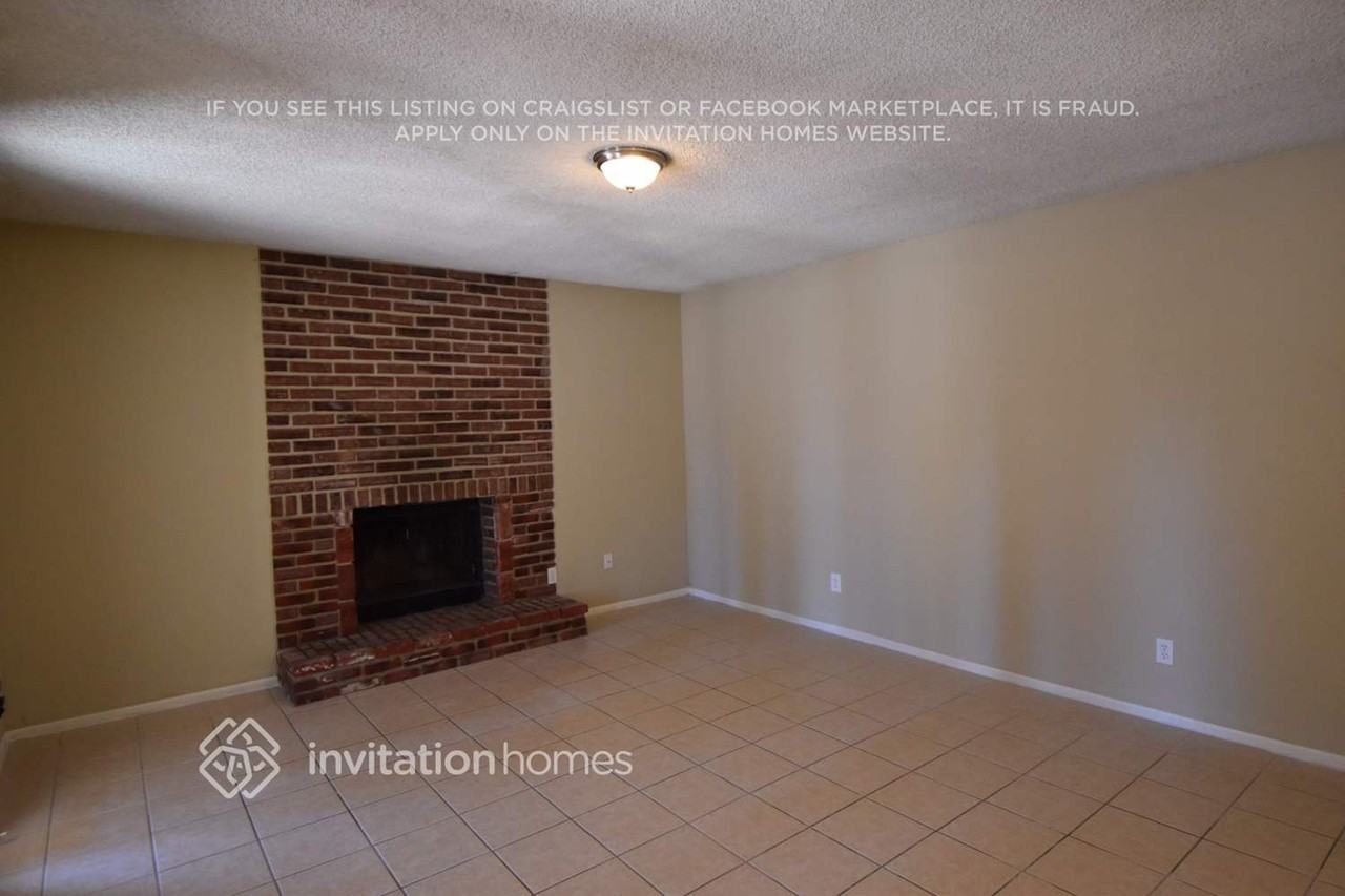 3017 N 86th Ave - Photo 3 of 15