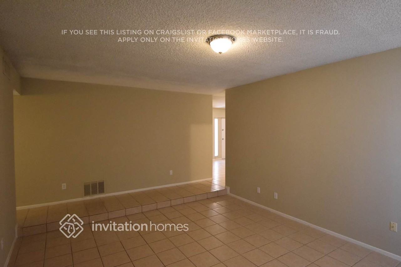 3017 N 86th Ave - Photo 4 of 15