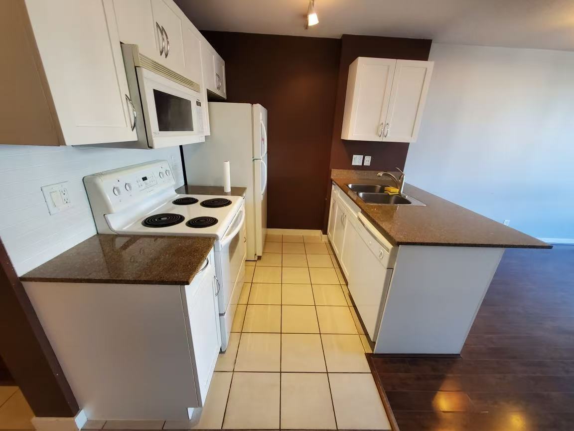 938 Smithe Street #1722 - Photo 2 of 8