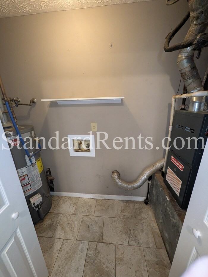 463 Booth Cir Sw - Photo 7 of 21