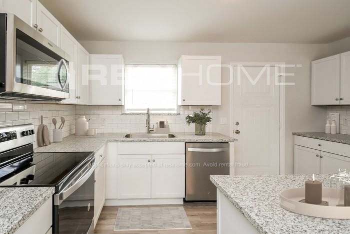 6924 Tessla Dr - Photo 2 of 18