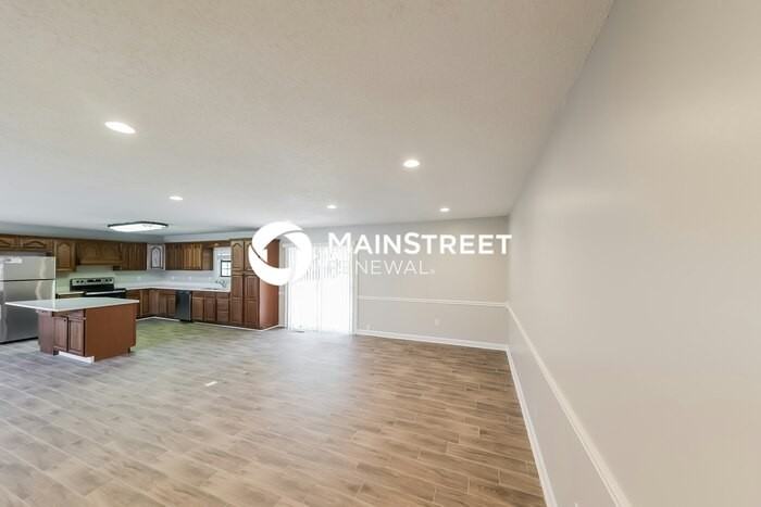 11028 Woodland Dr - Photo 4 of 16