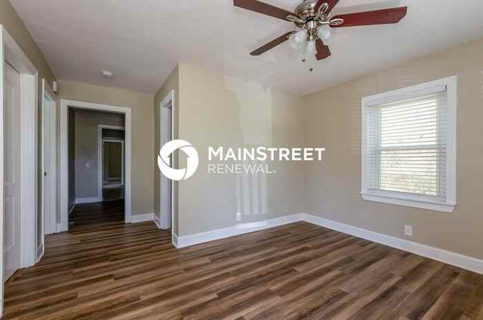 928 Holland Ave - Photo 6 of 16