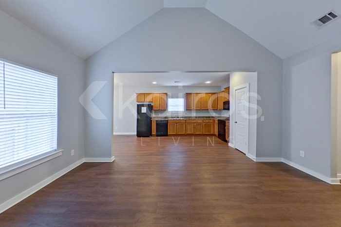 1389 Old Rd - Photo 4 of 21