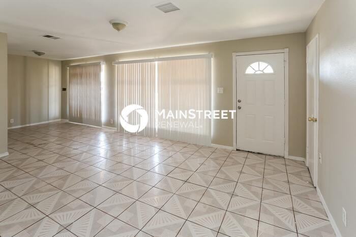 3513 W Pierson St - Photo 4 of 15