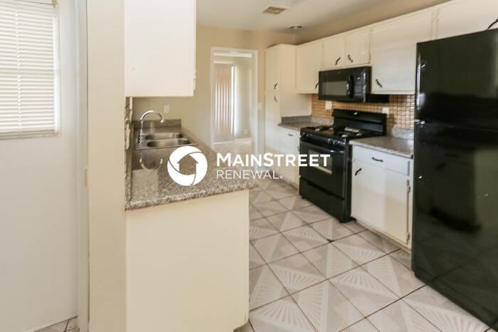 3513 W Pierson St - Photo 7 of 15