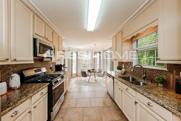 4727 Vineyard Ct Se - Photo 3 of 21