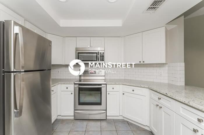 8055 Wooden Dr - Photo 4 of 9