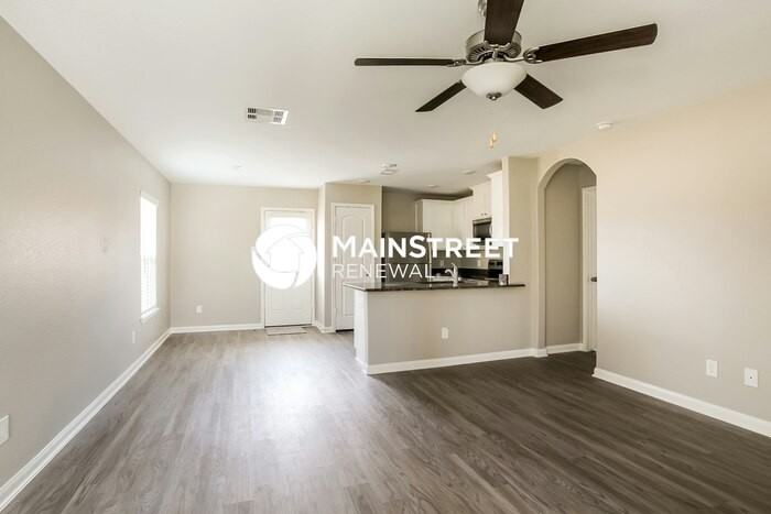 25245 Dickens Dr - Photo 4 of 16