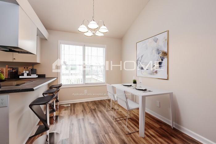 17 N Kings Dr - Photo 4 of 18