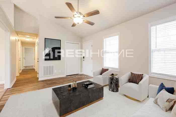 17 N Kings Dr - Photo 5 of 18