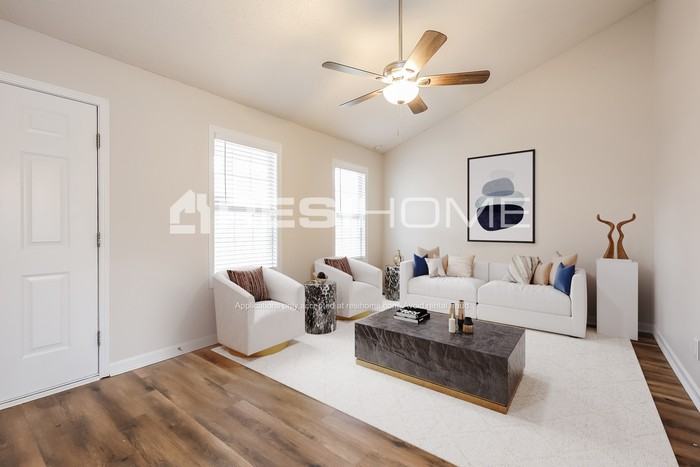 17 N Kings Dr - Photo 6 of 18