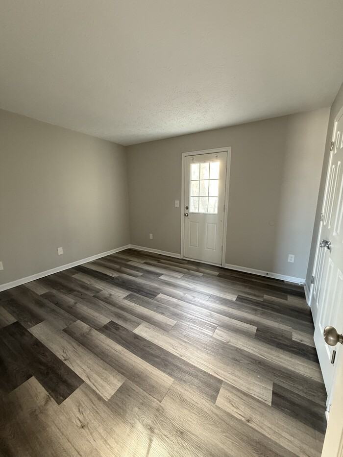 2623 Crisnic Ct - Photo 5 of 9