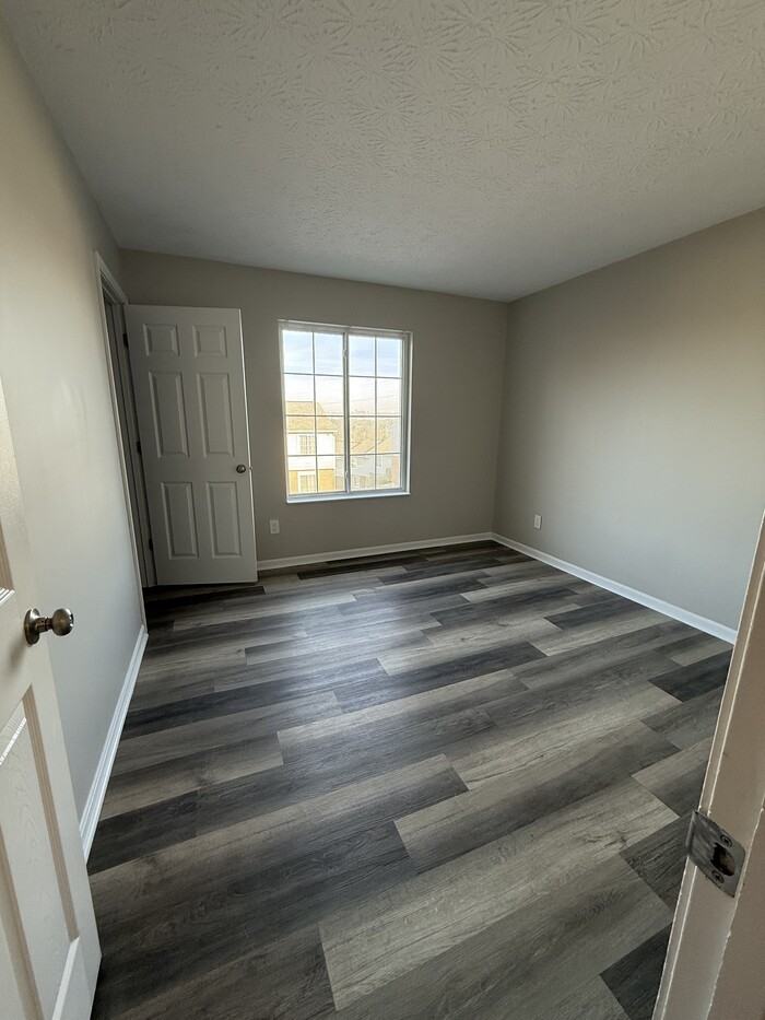 2623 Crisnic Ct - Photo 7 of 9