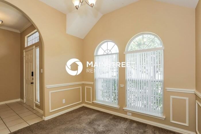 1424 Sierra Blanca Dr - Photo 4 of 16