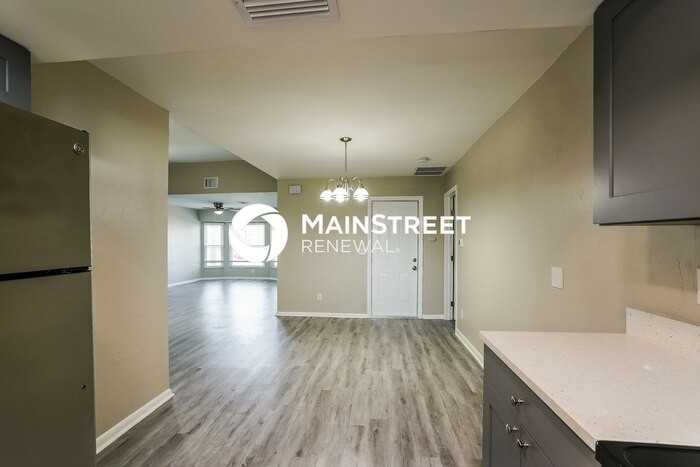 1411 Se 17th Ter - Photo 7 of 16