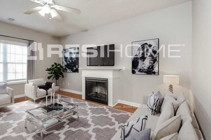 308 Kayla Ct - Photo 4 of 17