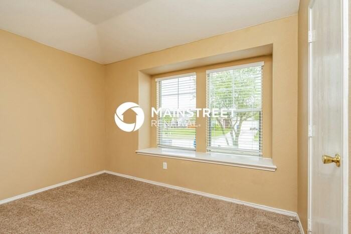 1611 Emily Ln - Photo 6 of 16