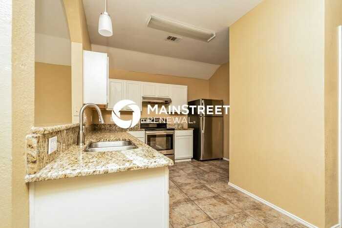 1611 Emily Ln - Photo 7 of 16