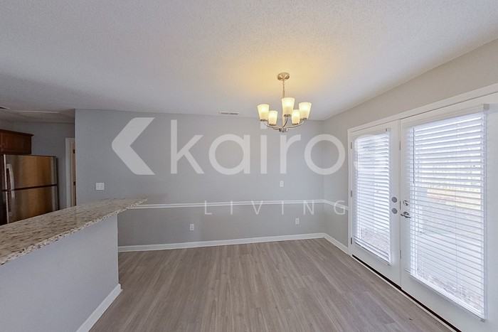 2102 Spring Hill Cir - Photo 6 of 27