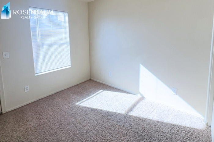 8281 W Sandy Ln #2 - Photo 7 of 14