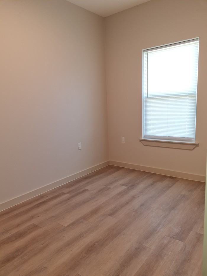 1009 Escondido Ln E - Photo 4 of 26