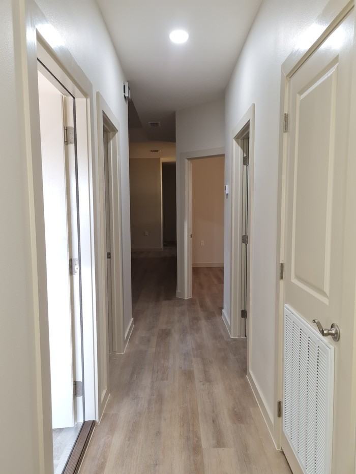 1009 Escondido Ln E - Photo 7 of 26