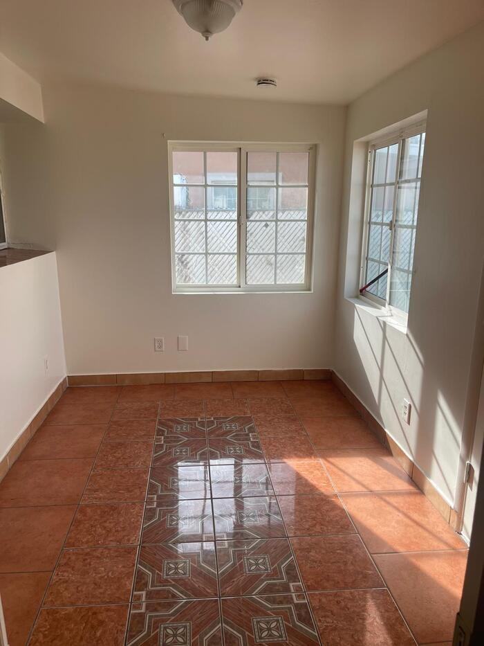 4602 W Whitton Ave - Photo 5 of 14