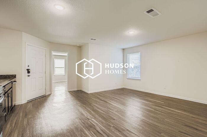 229 De Haven St #A - Photo 4 of 14