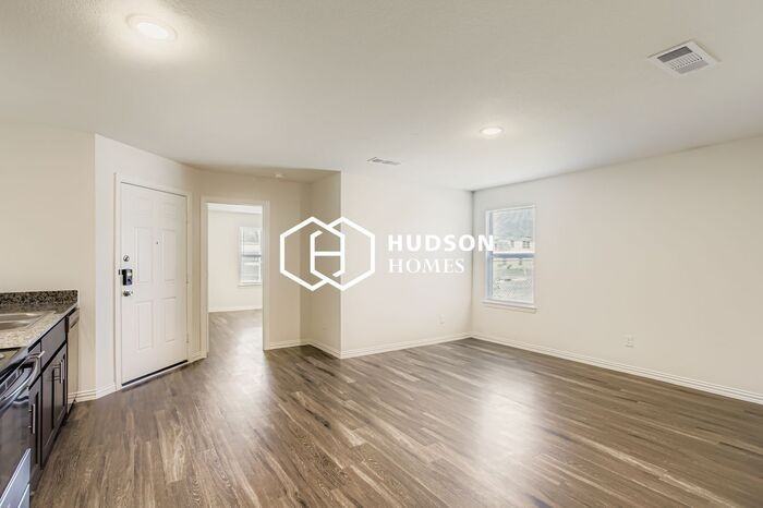 314 Calloway St #A - Photo 3 of 14